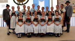 Die neuen Gaugruppendirndl