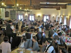 Die Besucher sangen kräftig mit.