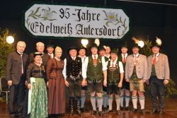 Die mit dem silbernen Gauehrenzeichen geehrten Trachtler