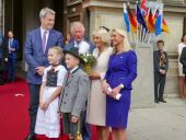 Emmeringer Trachtenkinder und Prinz Charles (1).JPG