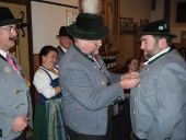 Goldenes Gauehrenzeichen fuer Sepp Lausch