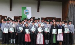 Vorstände und Gauauschuss mit neuem Handbuch