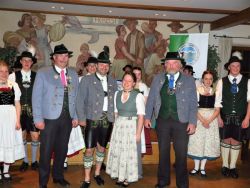 Die Gauvorstände mit Florian Griebl und Silvia Schwaiger