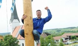 Maibaumkraxeln in Rottenstuben