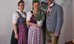 Rosi Maierbacher wurde von Andrea Schneebichler und Pankraz Perfler verabschiedet.