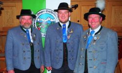 Die wiedergewählten Brauchtumswarte Georg Stinauer und Helmut Hofstetter.