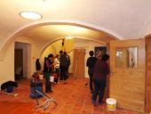 am Eingang trifft man sich