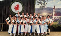 Die neuen Gaugruppendirndl