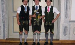 v.l. 2. Gauvorplattler Sepp Lagler, Gesamtsieger Georg Weigl, 1. Gauvorplattler Georg Sollinger