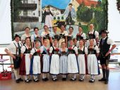 xGaugruppendirndl.JPG