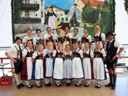 Die neuen Gaugruppendirndl